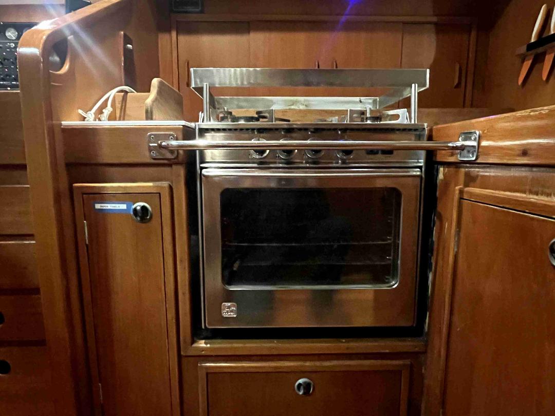 Aples Propane Stove and Oven