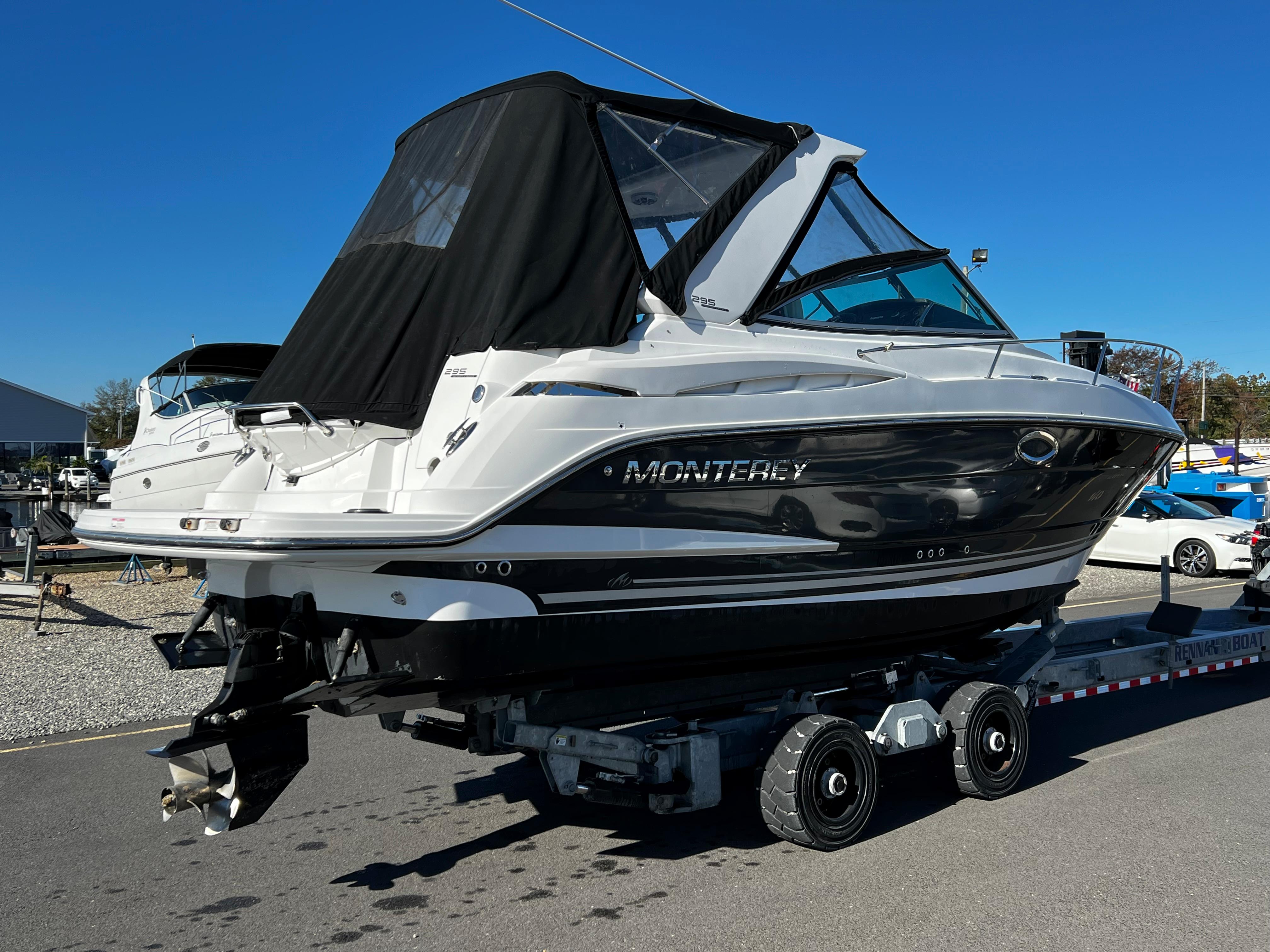 2016 Monterey 295 Sport Yacht