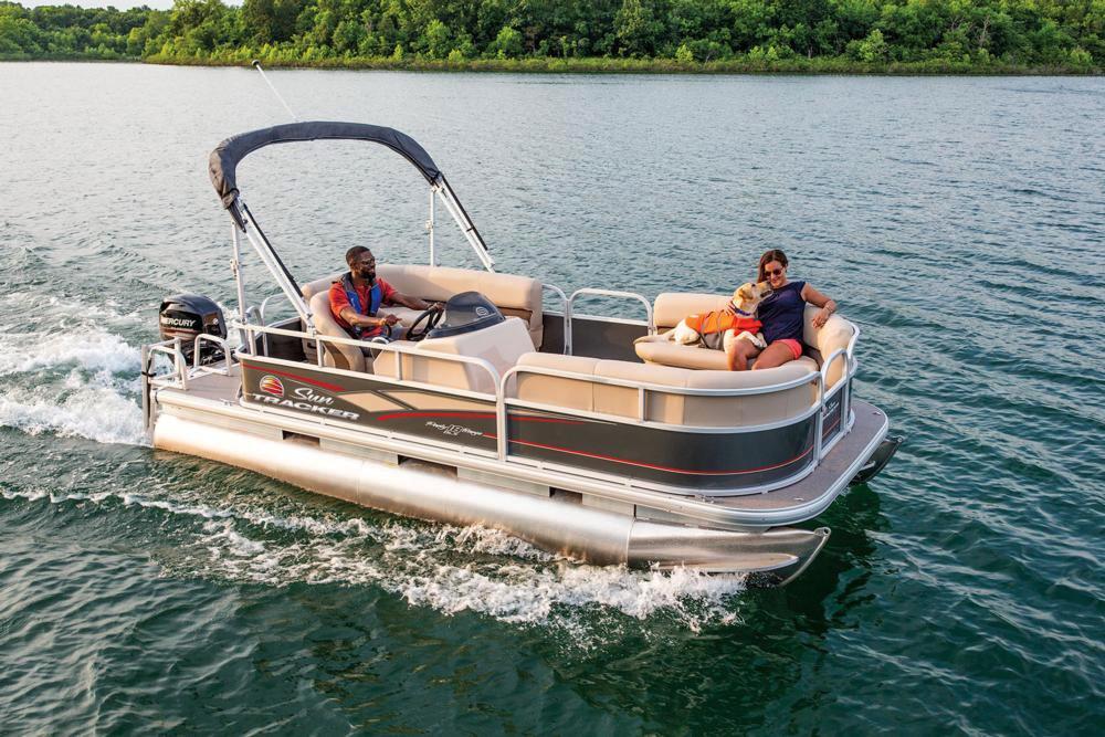 2019 Sun Tracker Party Barge 18 DLX