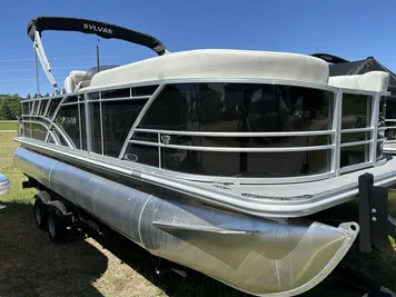 2024 Sylvan 822 PARTY FISH 90HP VMAX BUNK TRAILER