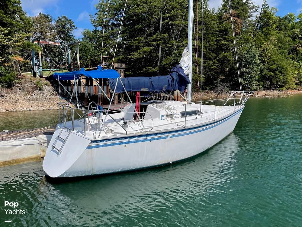 28.5 hunter sailboat