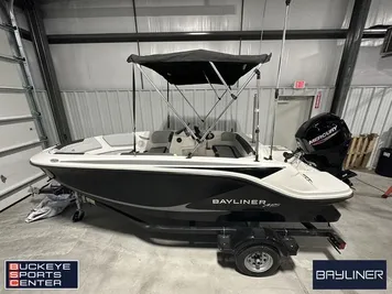 2024 Bayliner M15