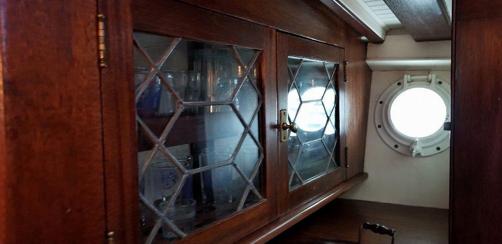 China Cabinet with original glass