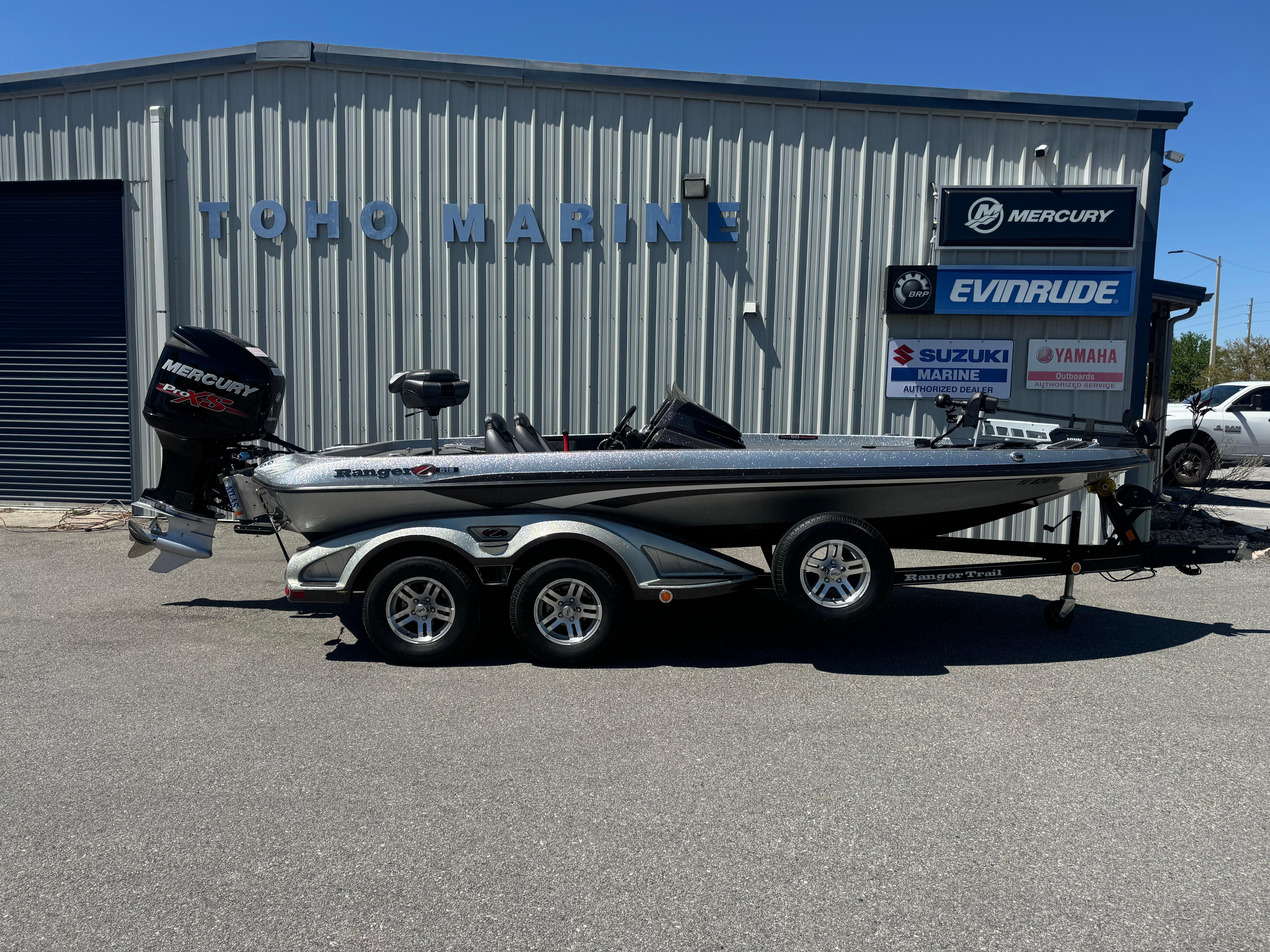 船外機バスボート - Z521R 55TH - Ranger Boats - サイド