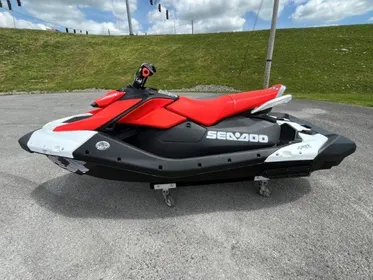 2024 Sea-Doo Spark® Trixx™ for 3 Rotax® 900 ACE™ - 90 iBR