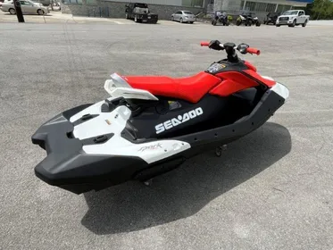 2024 Sea-Doo Spark® Trixx™ for 3 Rotax® 900 ACE™ - 90 iBR