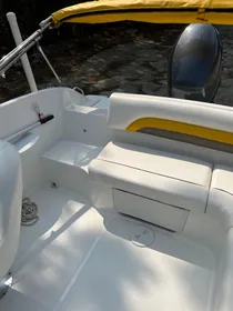 2012 Hurricane SunDeck Sport 188 OB