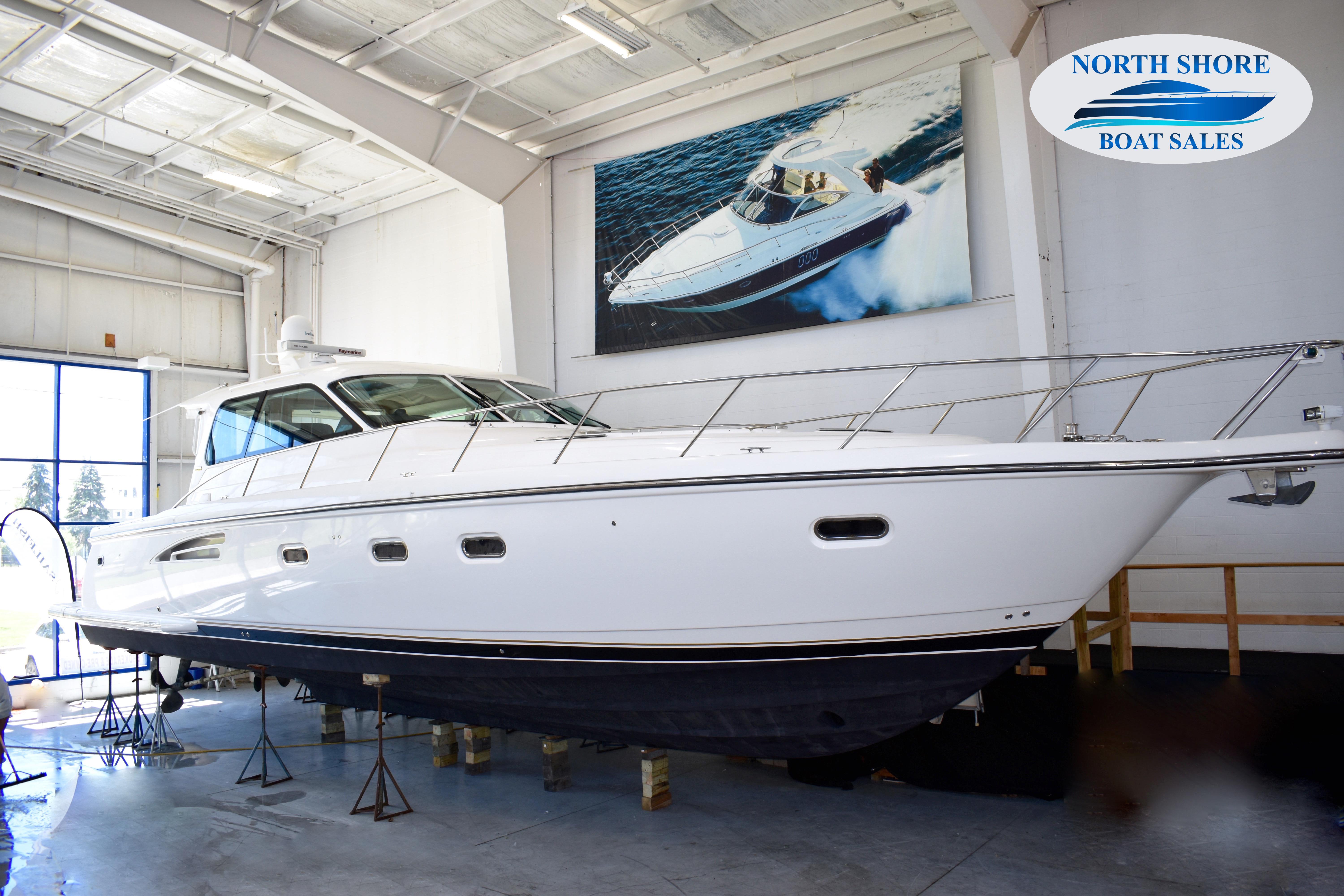 2005 Tiara Yachts 5200 Sovran Salon