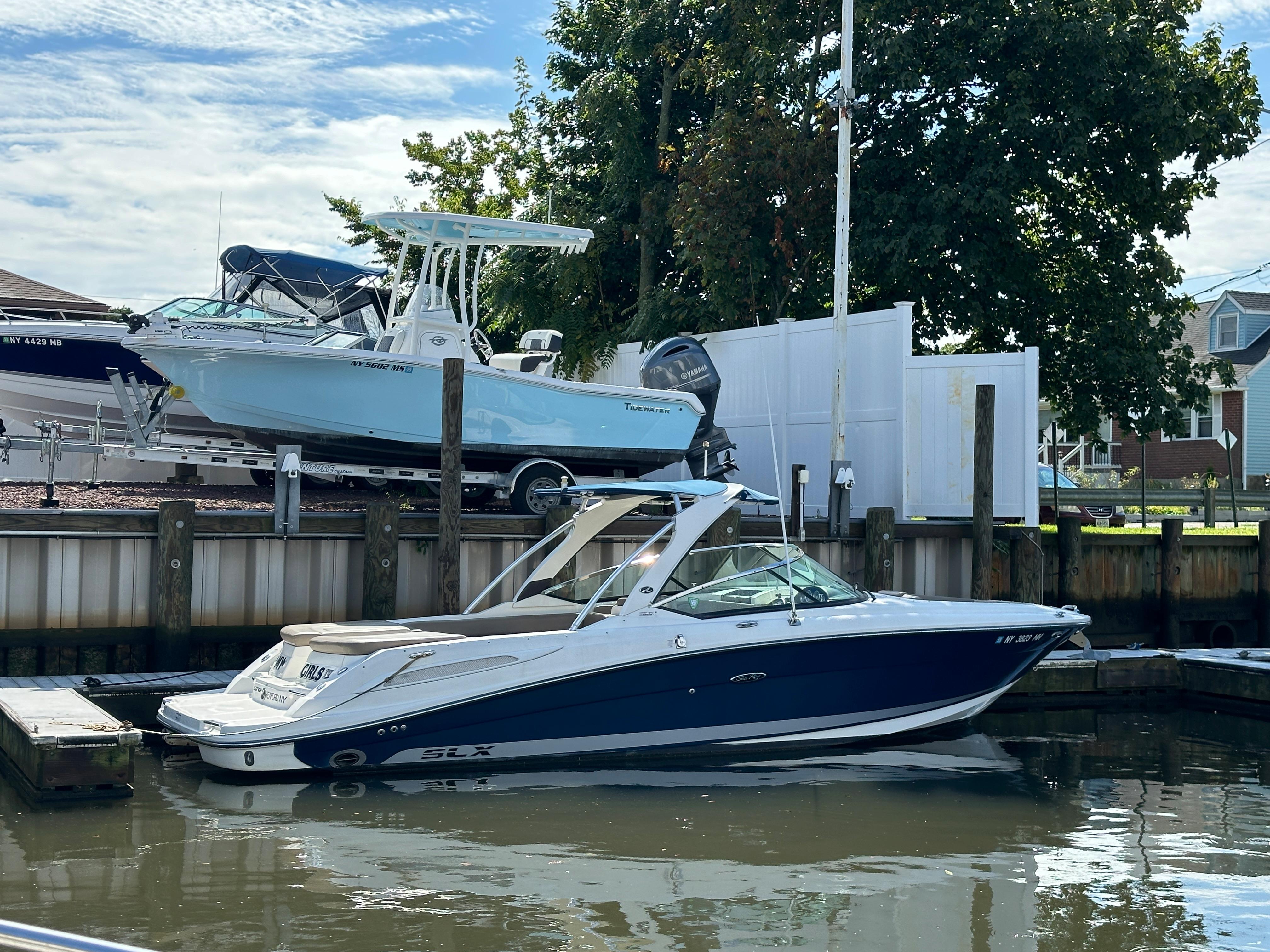 2011 Sea Ray 270 SLX