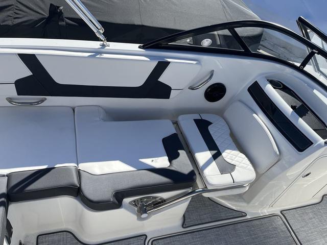 2023 Bayliner VR5 Bowrider