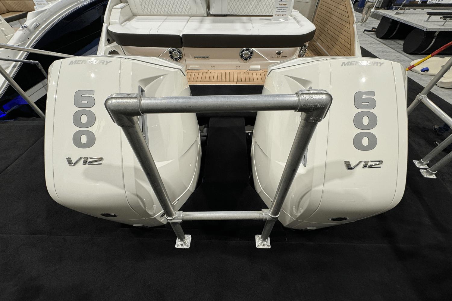 2024 Sea Ray 400 SLX Outboard