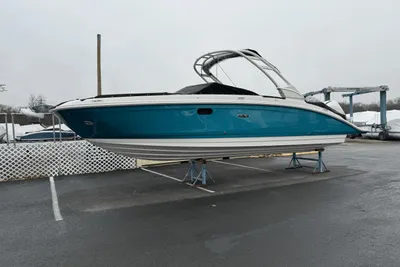 2024 Sea Ray SDX 270 Outboard