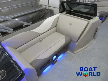 2024 Tahoe LTZ 2385 Elite Cruise Windshield Tritoon Pontoon &