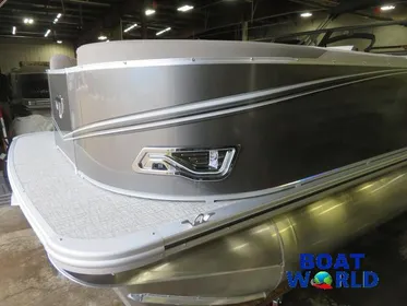 2024 Tahoe LTZ 2385 Elite Cruise Windshield Tritoon Pontoon &