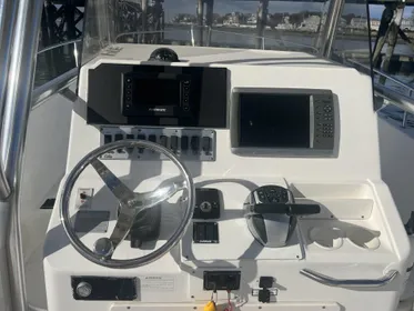 2005 Cobia 314 Center Console