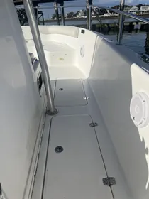 2005 Cobia 314 Center Console