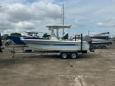 2016 Sea Hunt 211 Ultra