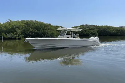 2024 Boston Whaler 330 Outrage