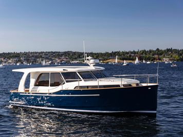 2019 Greenline 33