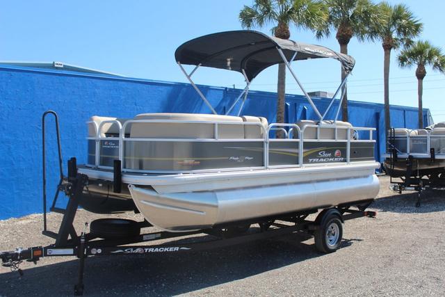 2023 Sun Tracker Party Barge 18 DLX