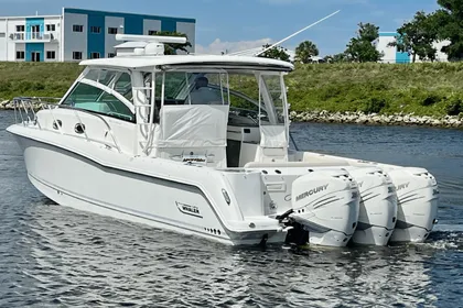 2019 Boston Whaler 345 Conquest