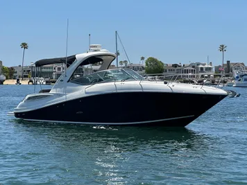 2017 Sea Ray 330 Sundancer