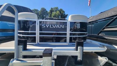 2024 Sylvan 8520 Mirage Cruise