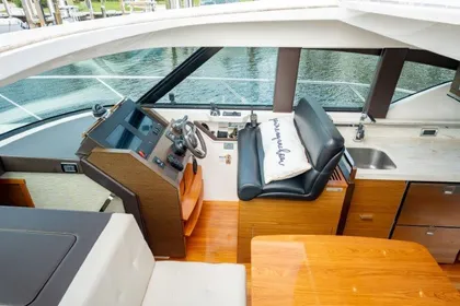 2016 Tiara Yachts 44 Coupe