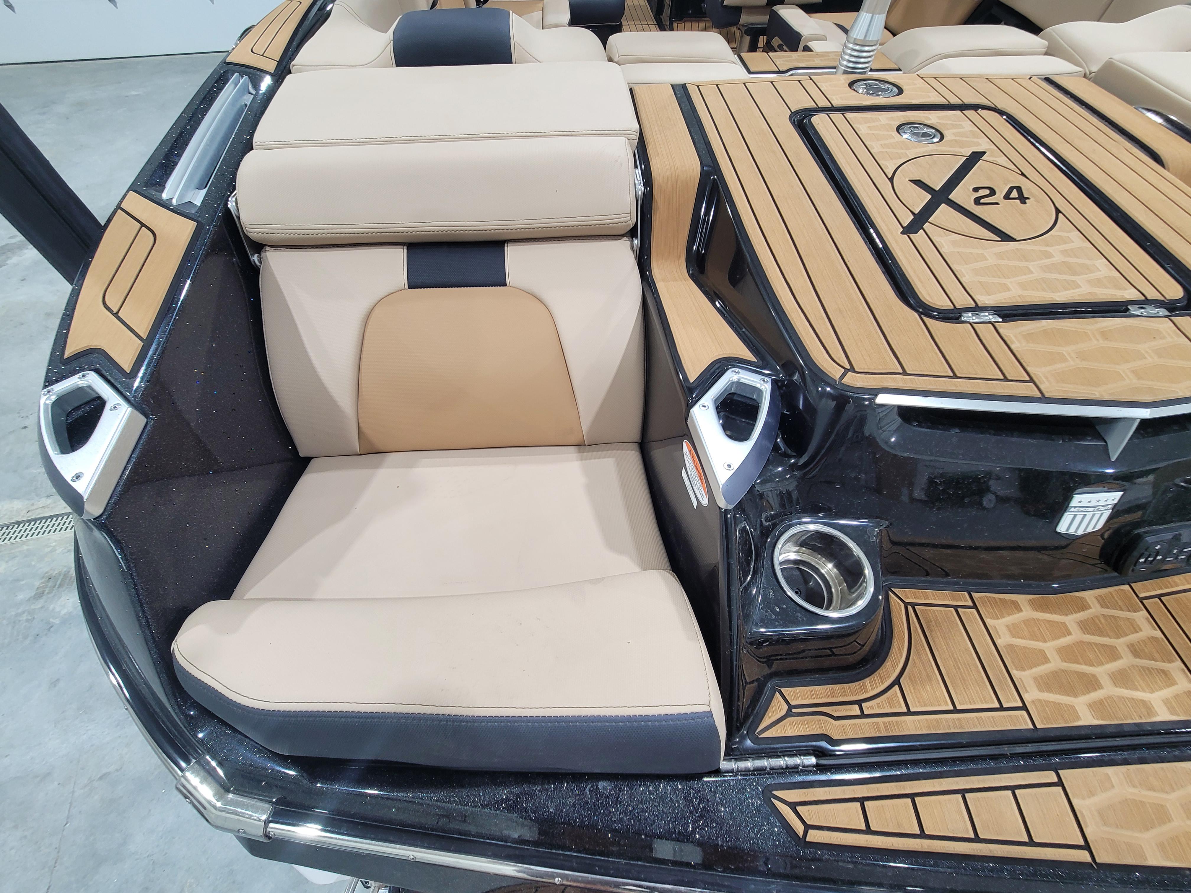 New 2023 MasterCraft X24 73439 Kingston Boat Trader