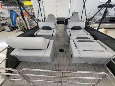 2024 Bentley Pontoons 220 LEGACY QSB(QUAD SWINGBACK)