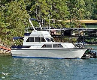 1985 Marinette 32 Sedan Fly Bridge