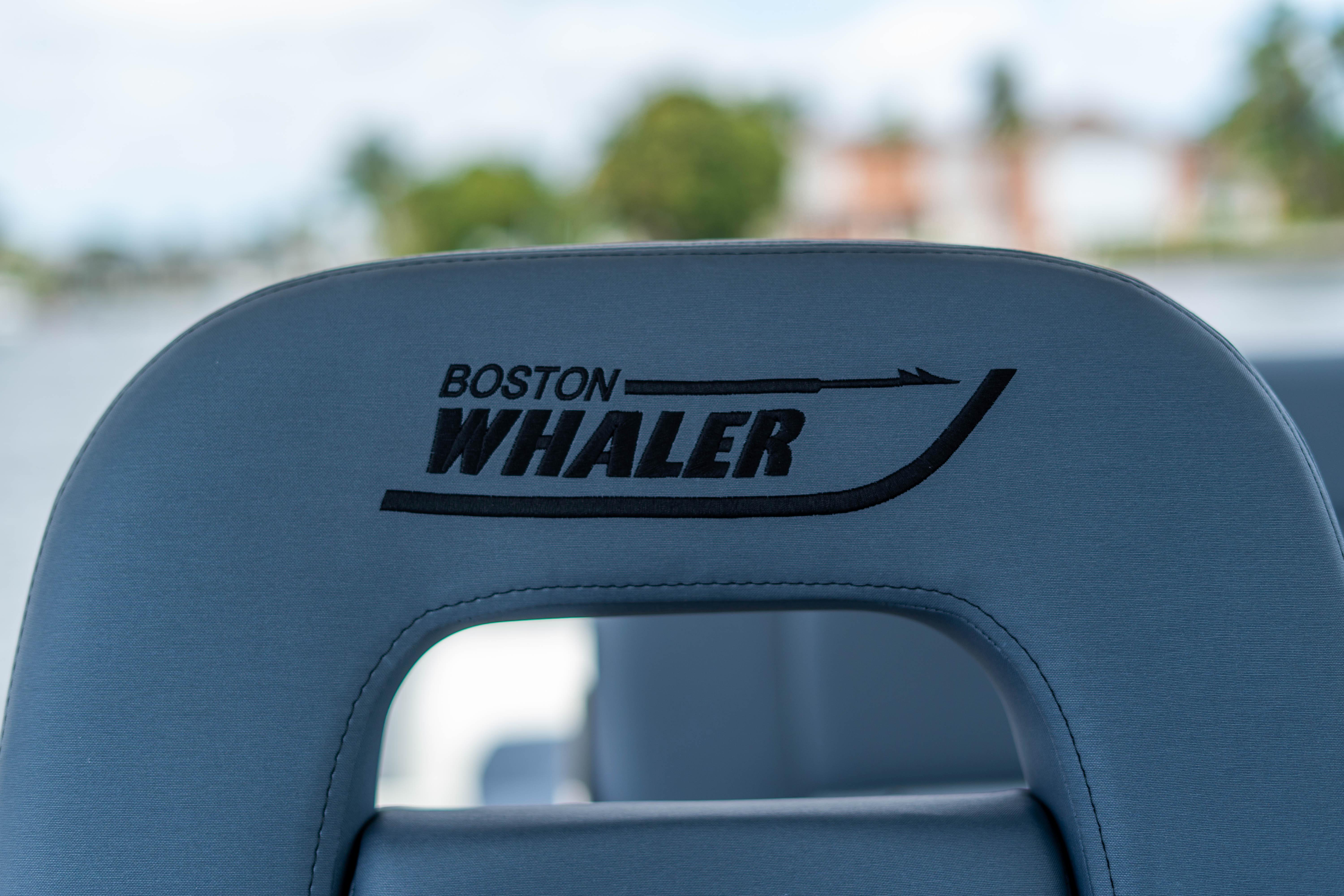 2016 Boston Whaler 420 Outrage