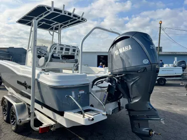 2024 NauticStar 231 Hybrid