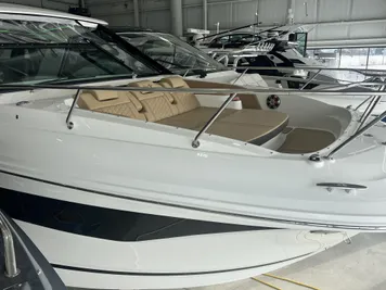 2024 Sea Ray 320 Sundancer