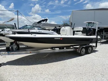 2021 ShearWater 23LTZ