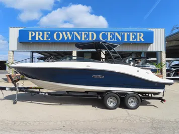 2021 Sea Ray 230 SPX