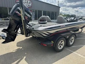 2016 Phoenix Bass Boats 819 Pro