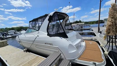 1997 Cruisers Yachts 3575 Esprit