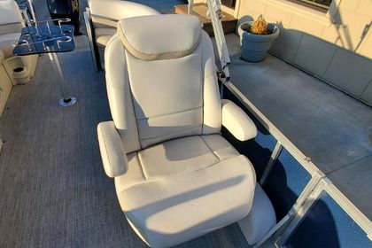 2017 Avalon LSZ Quad Lounger - 26'