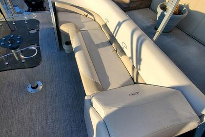 2017 Avalon LSZ Quad Lounger - 26'