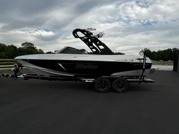 2017 Malibu Wakesetter Lsv 23