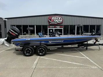 2017 Phoenix Bass Boats 921 PHX