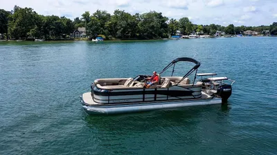 2023 Vanderbilt Luxury Pontoons 700 T