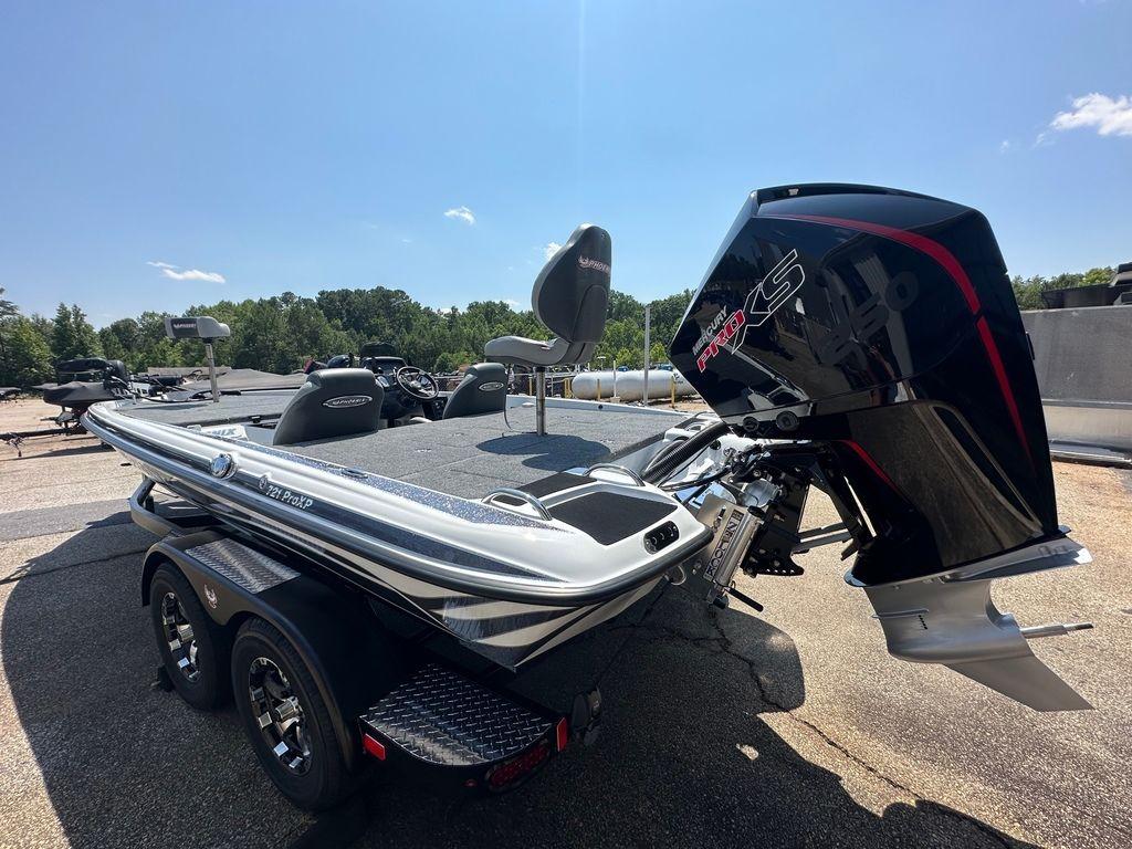 2024 Phoenix Bass Boats 721 PRO XP