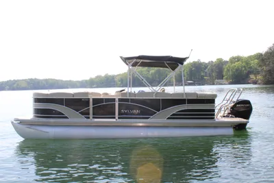 2019 Sylvan 8522 Mirage Cruise