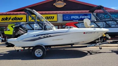 2019 Stingray SC 182 DECK BOAT - WHITE