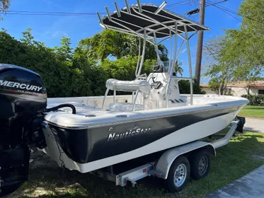 2013 NauticStar 2200 Sport