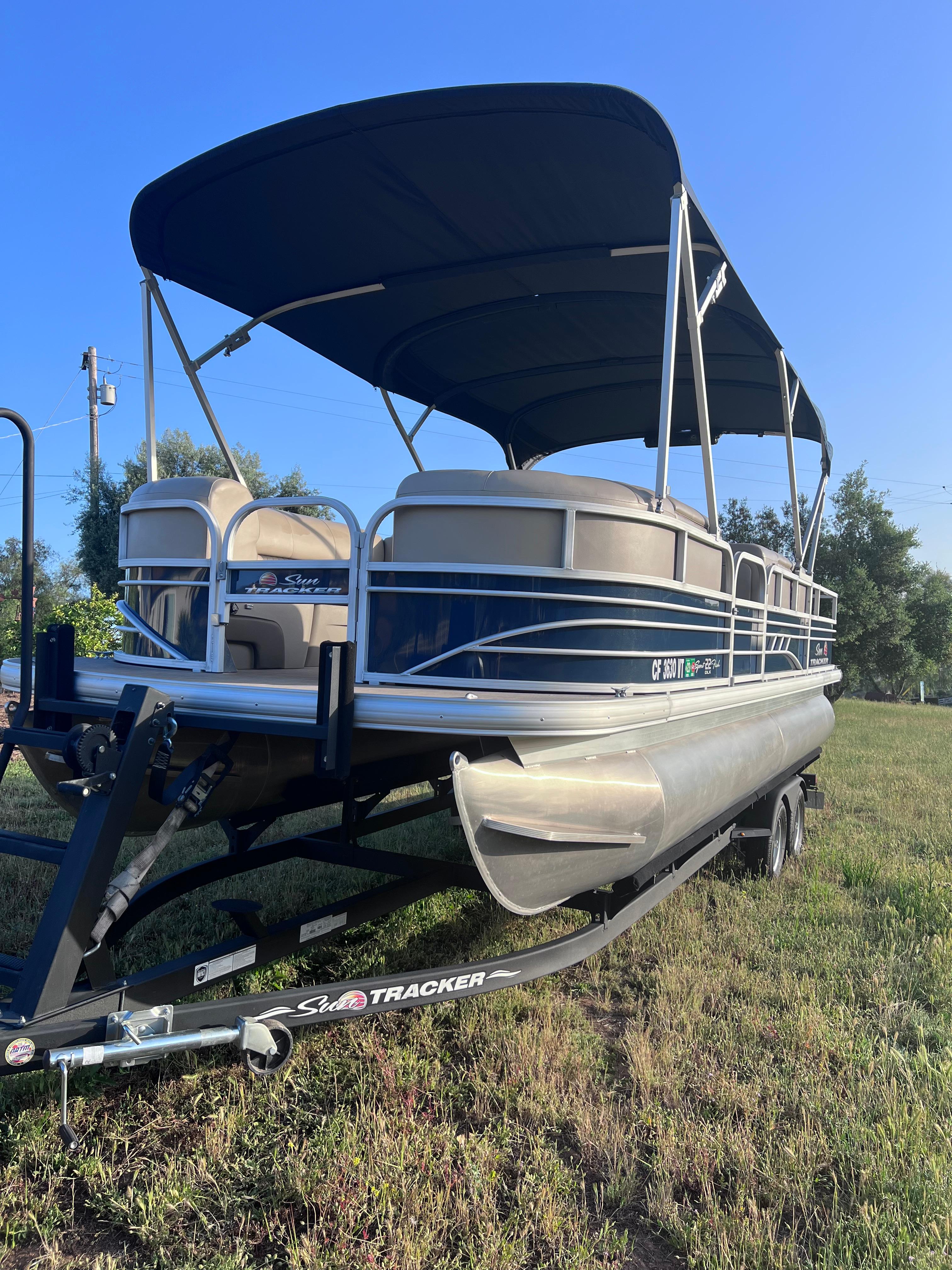 2021 Sun Tracker SportFish 22 DLX