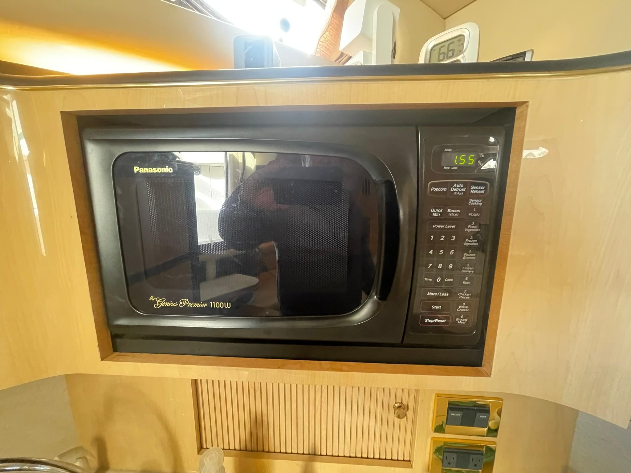 GALLEY MICROWAVE