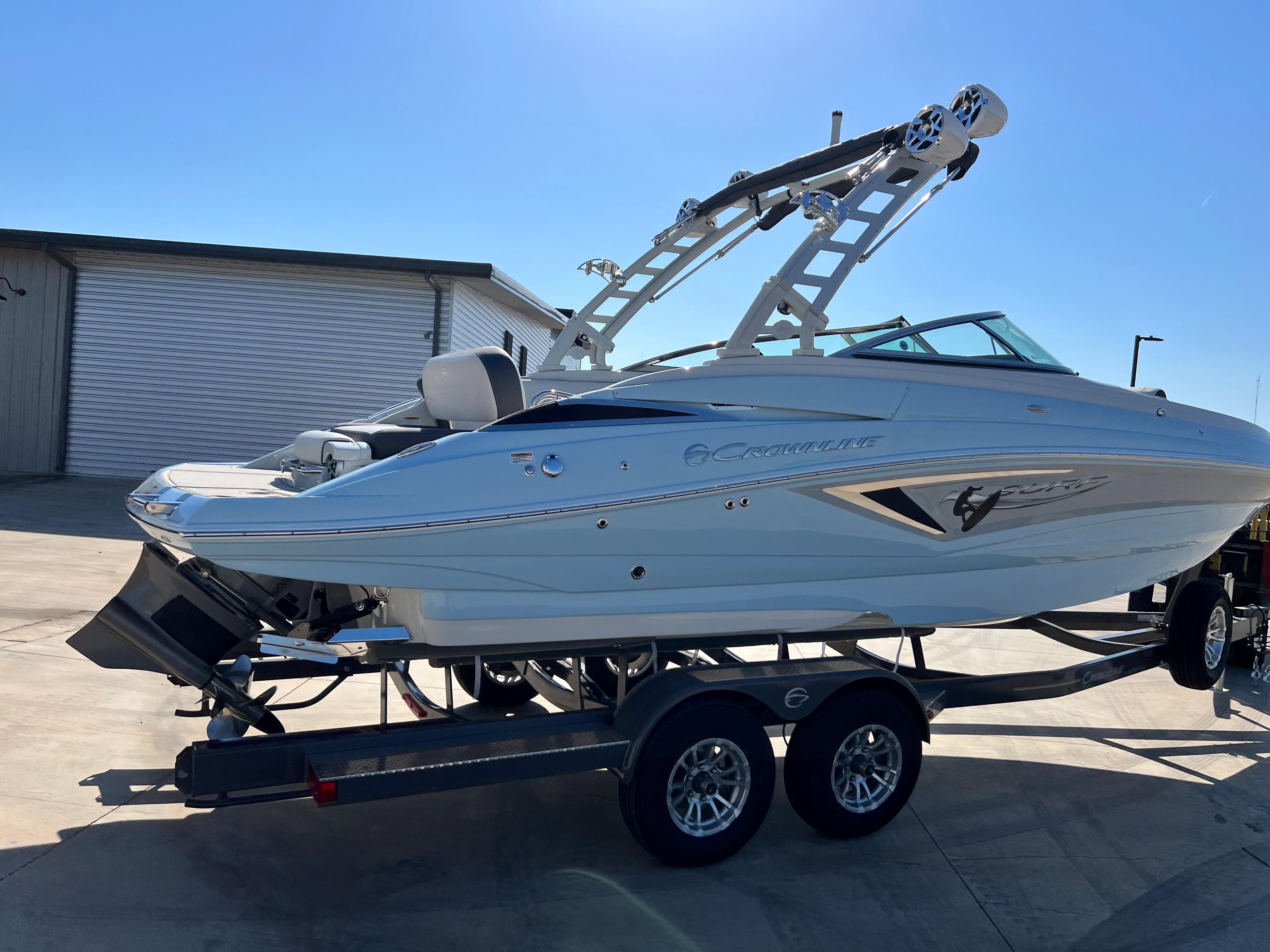 crownline 255 surf